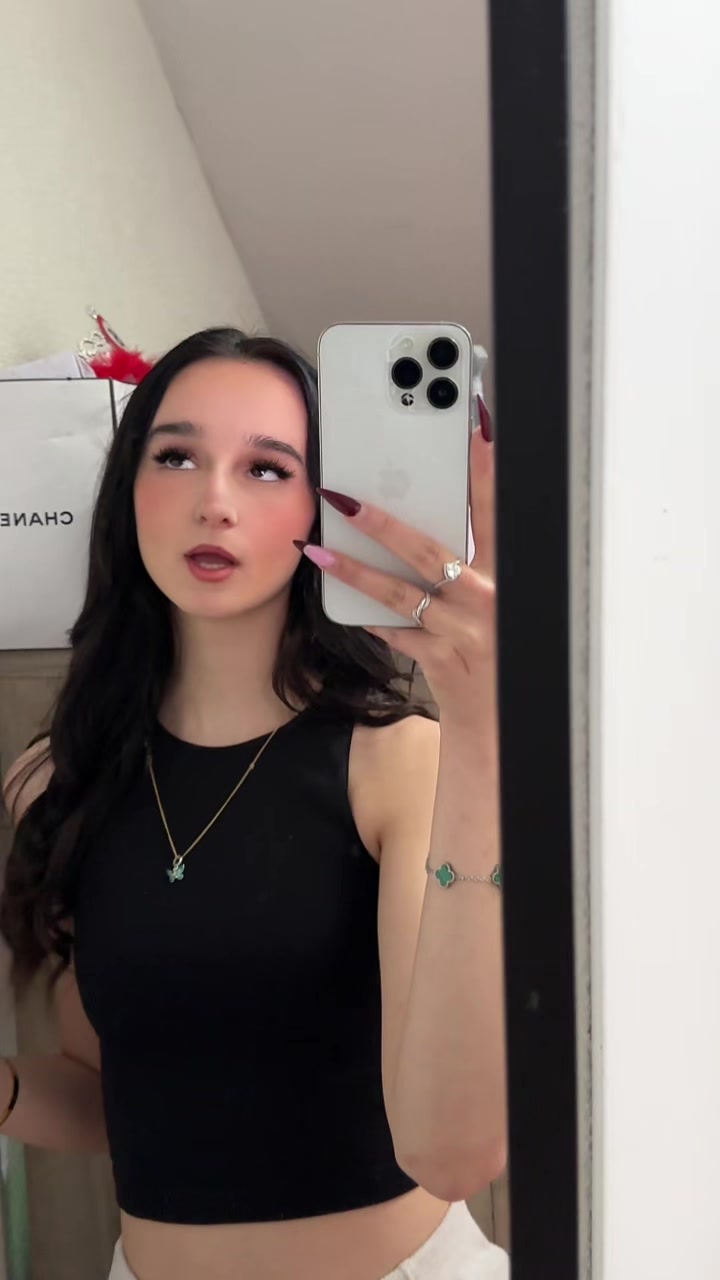 @mᥱᥣι 🤍