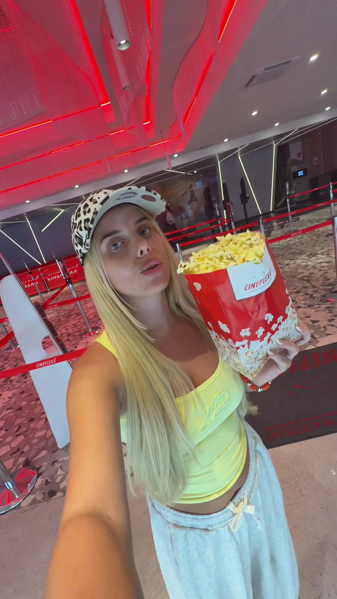 @laura