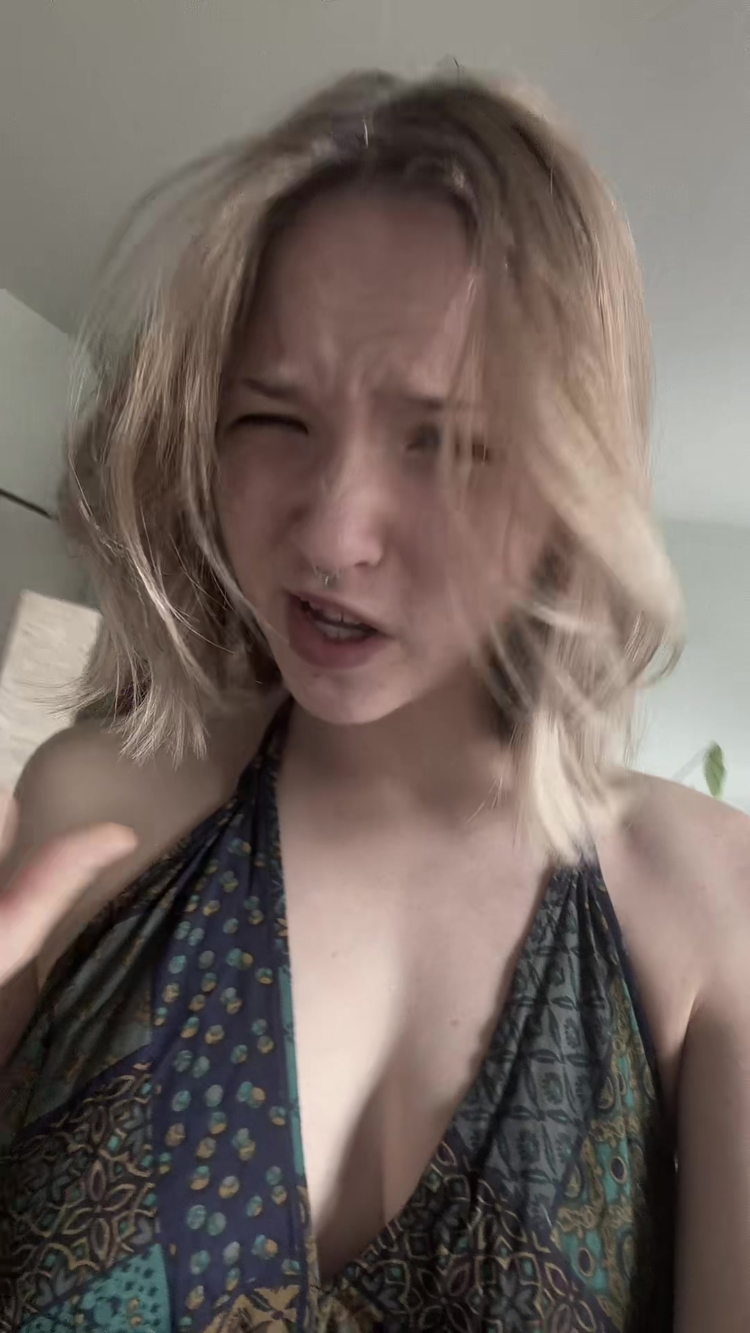 @velvet_curse