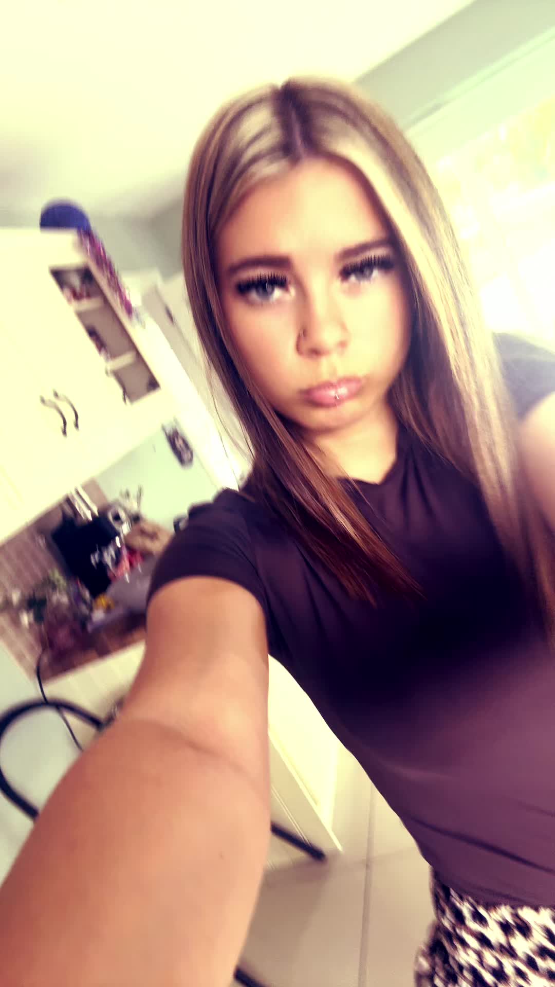 @•priv•