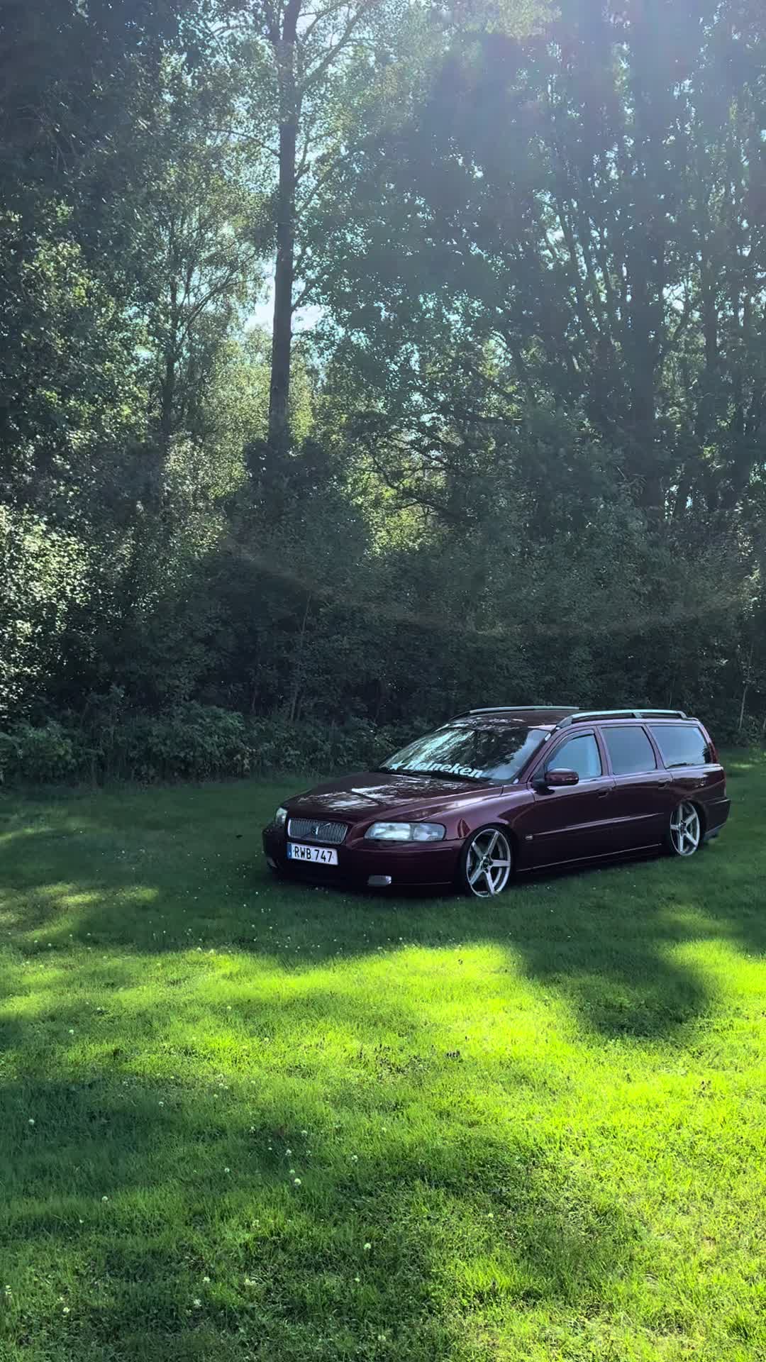 @𝙻𝚒𝚗𝚞𝚣