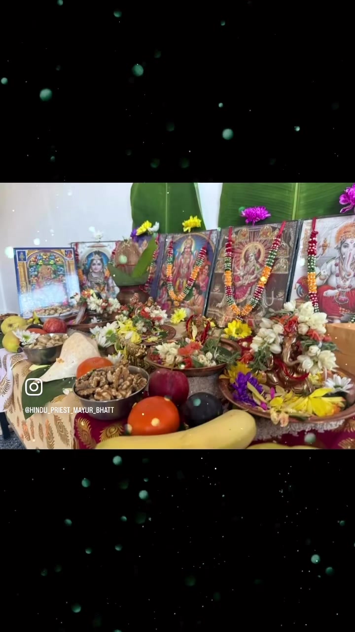 @Mayur Bhatt _Hindu Priest