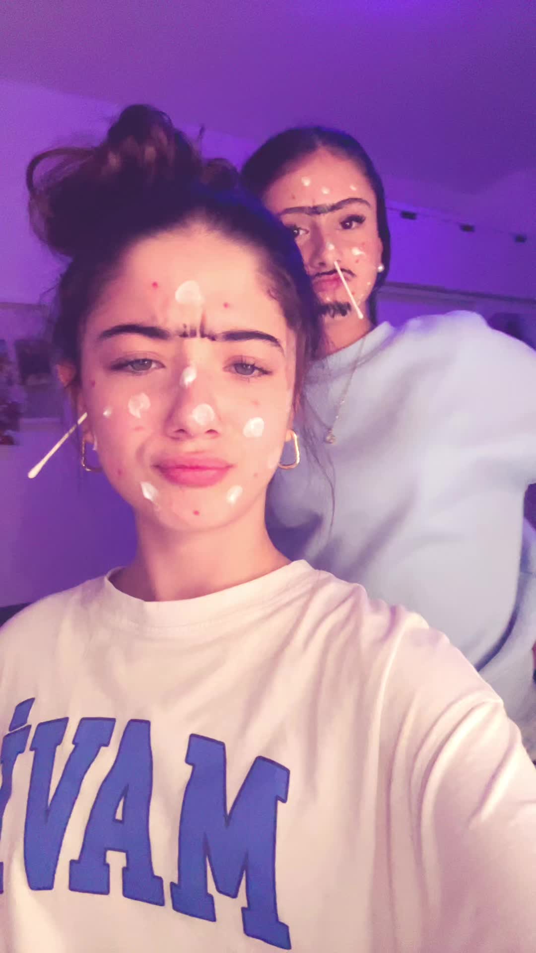 @elisaa