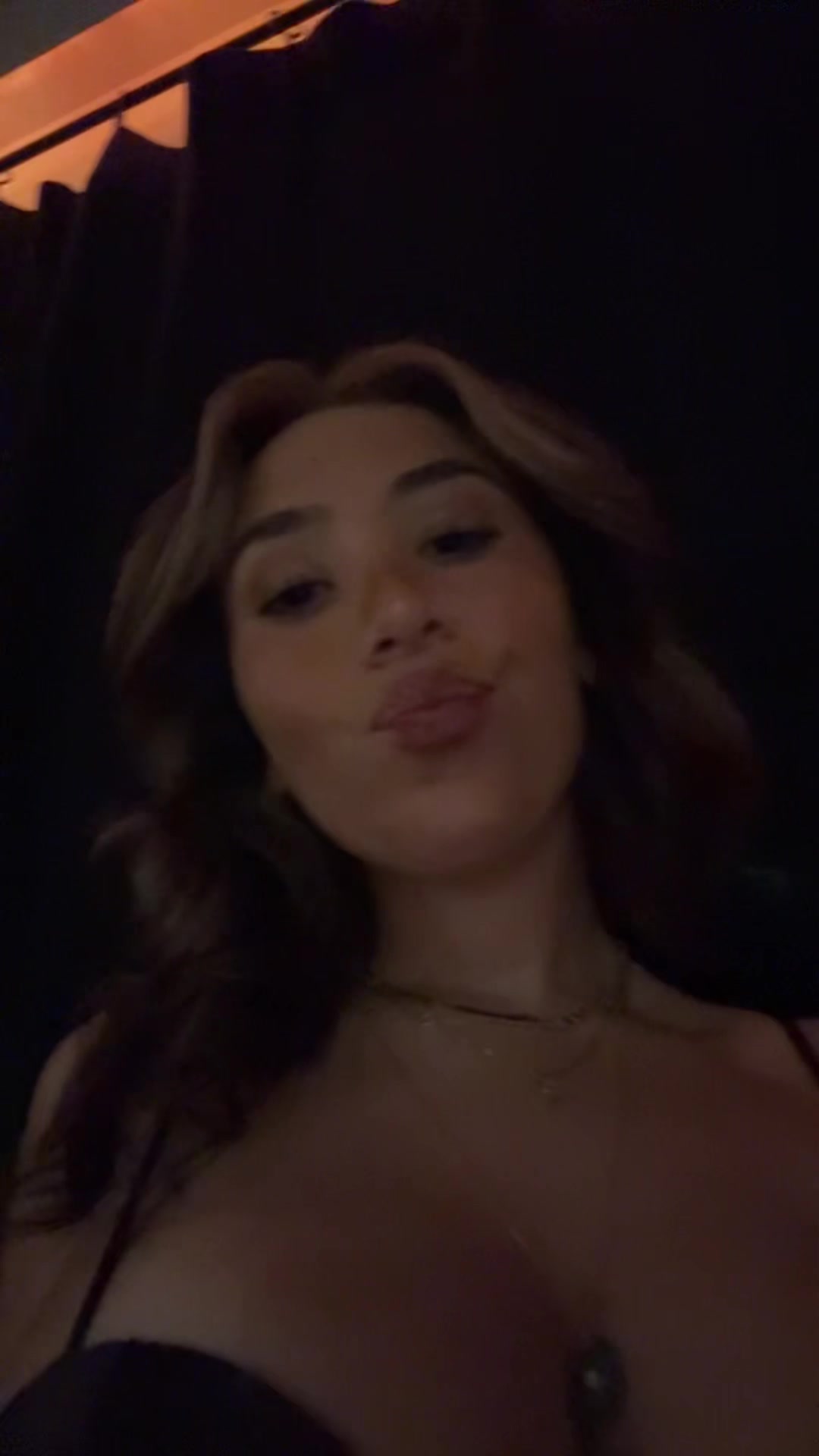 @Ella