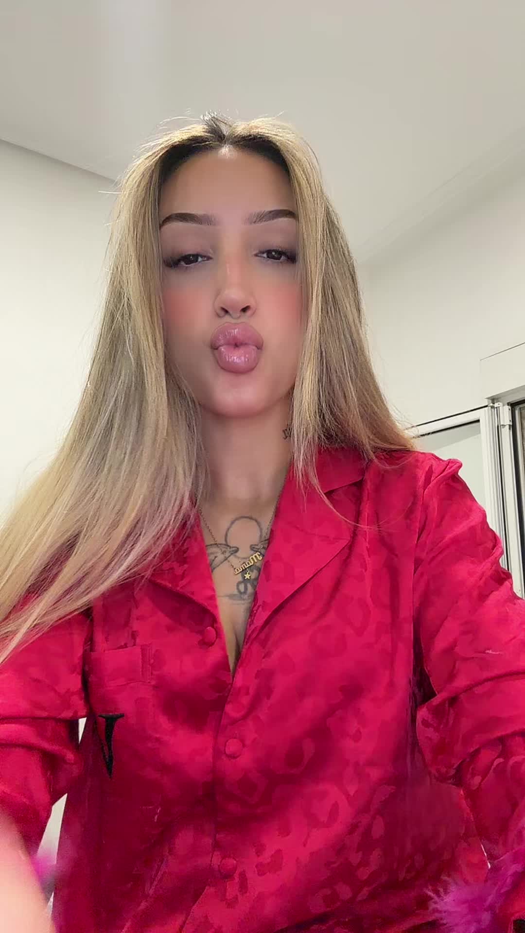 @𝓐𝓽𝓮𝓷𝓮𝓪🍓