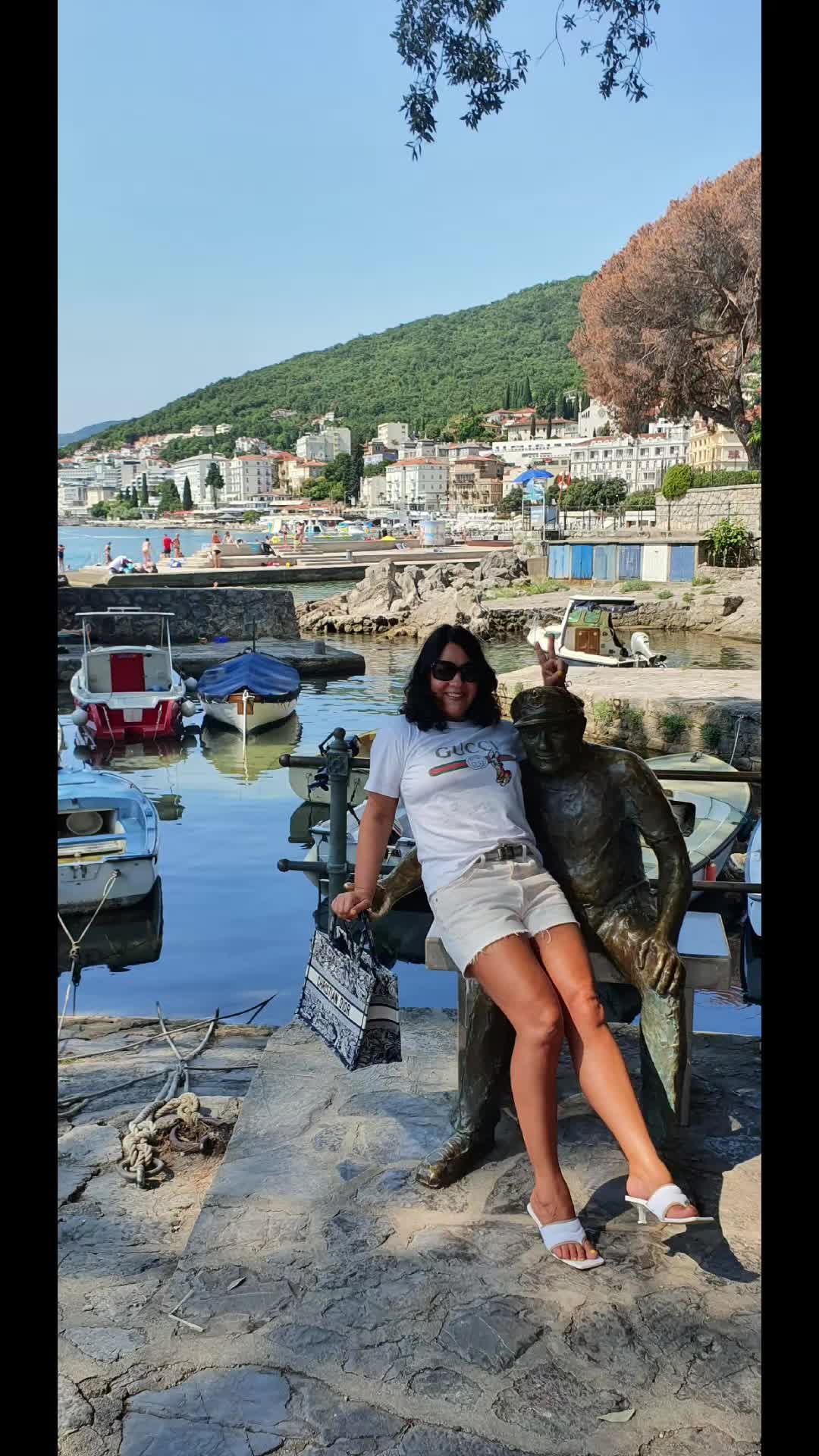 @Lucialu