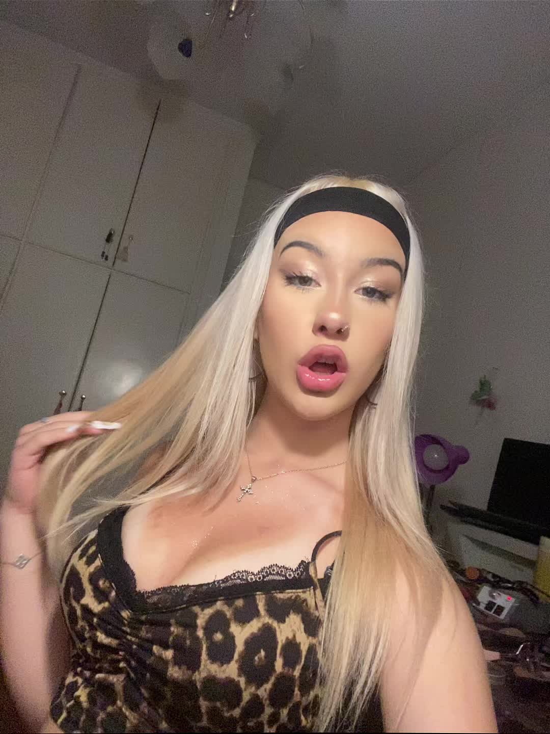 @𝒟𝒾𝓂𝒾𝒾𝒾