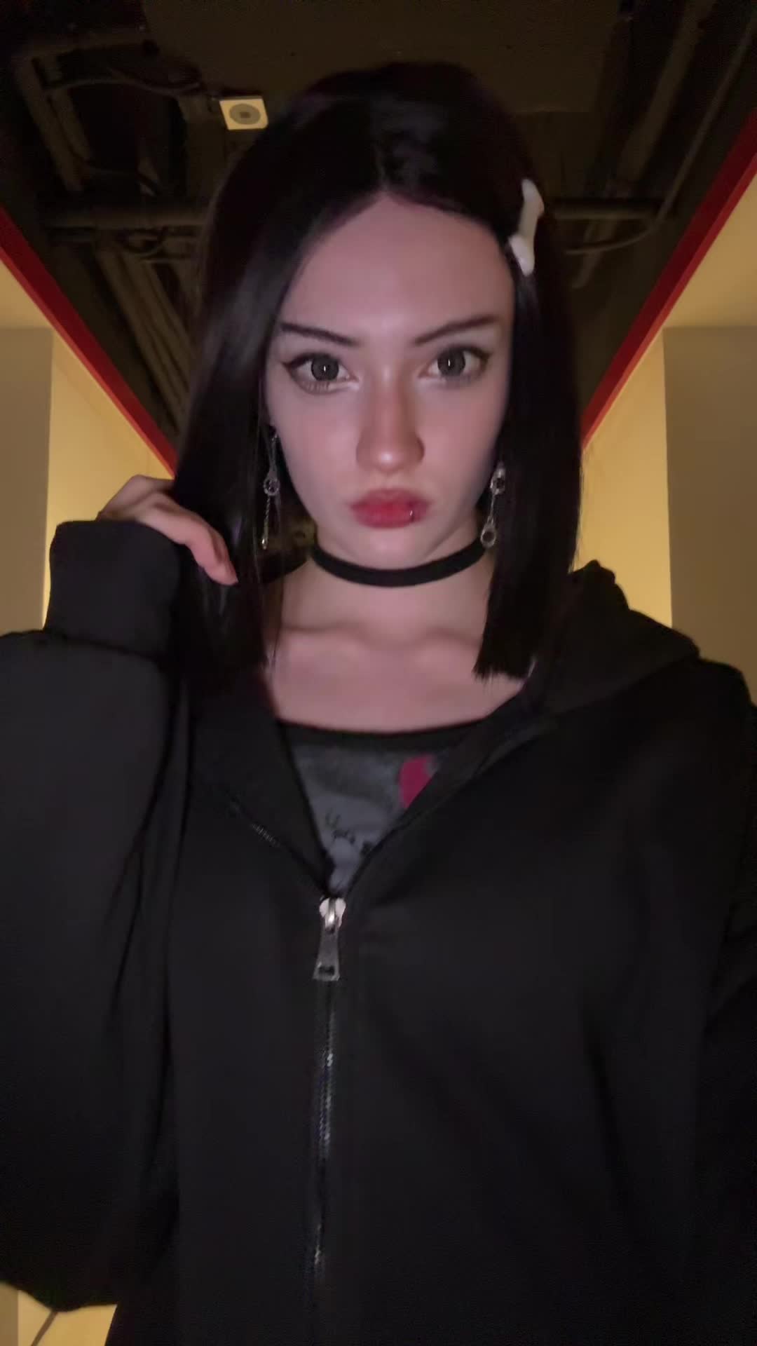 @MarisaLeona_