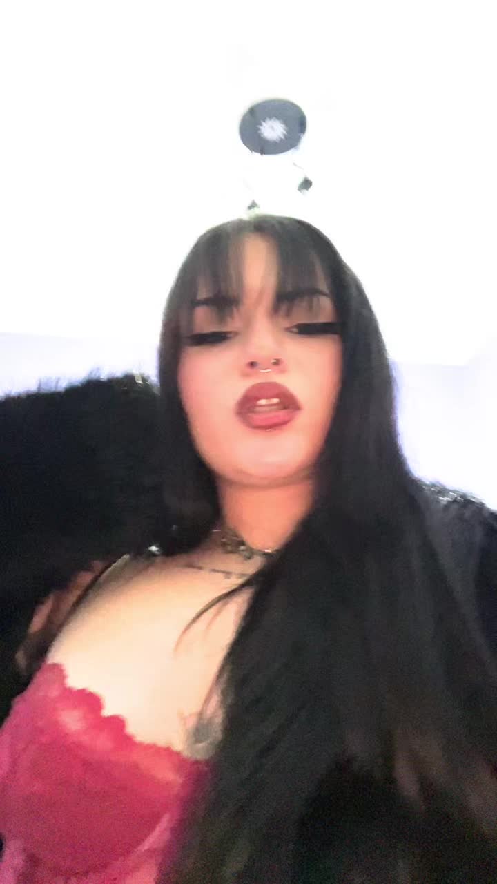 @Yourwifeytype✨