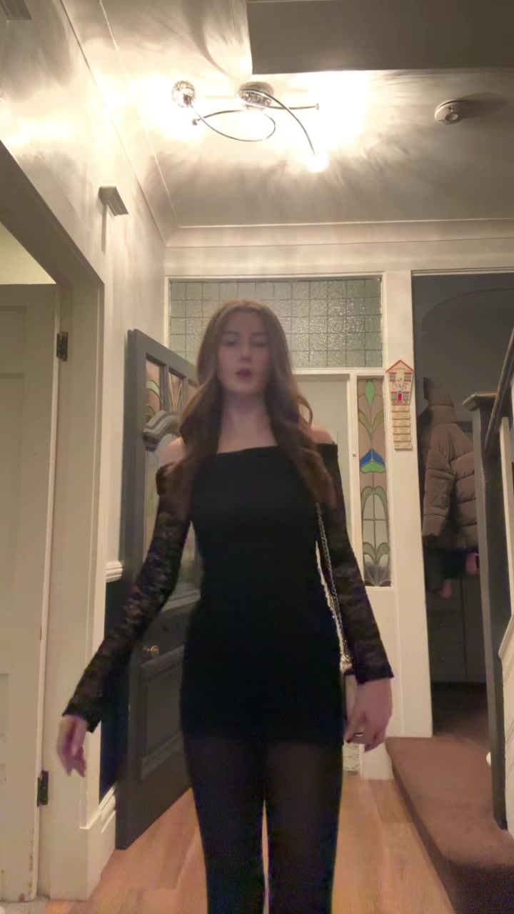 @𝐋𝐈𝐕 😝