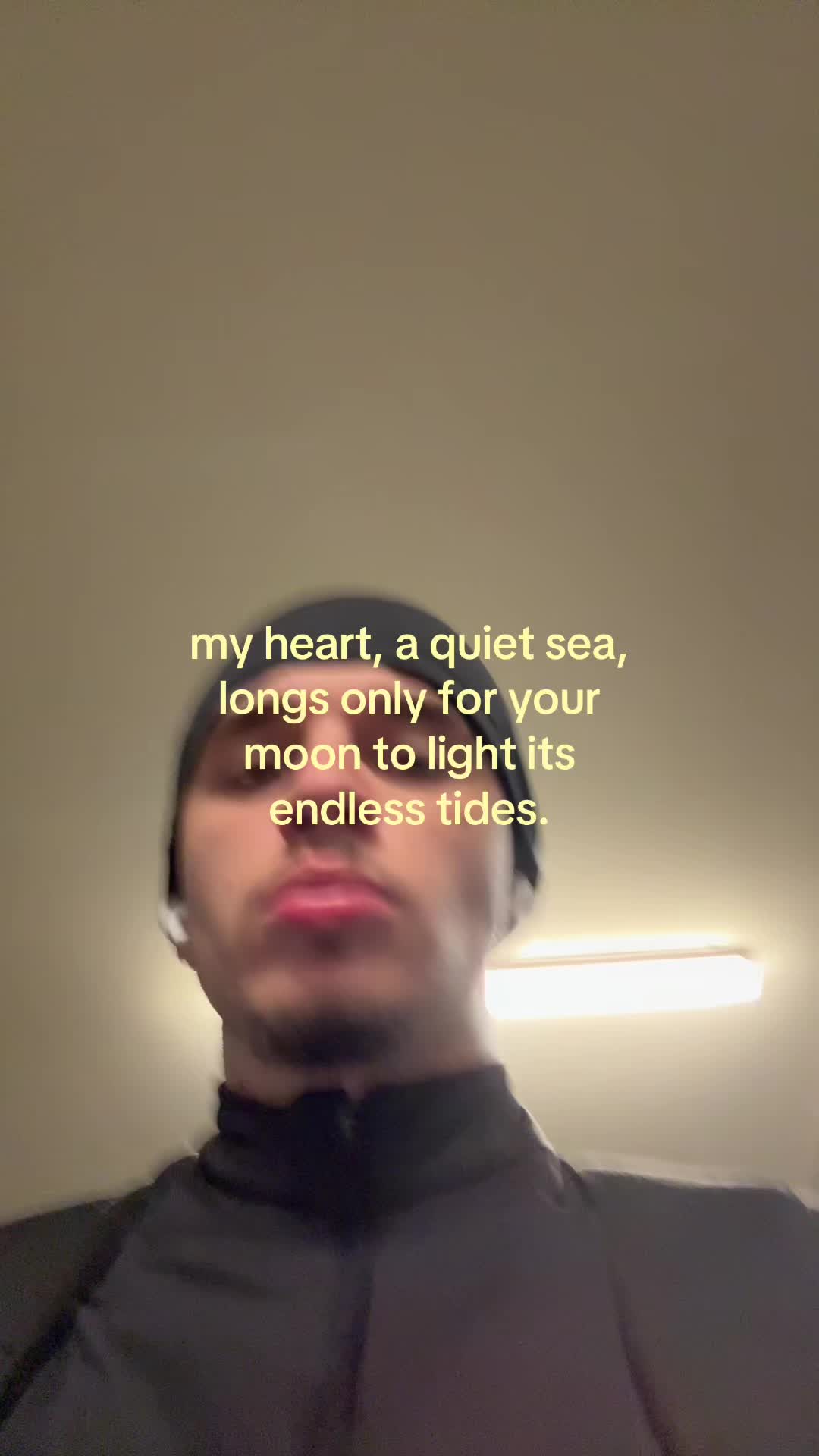 @￴