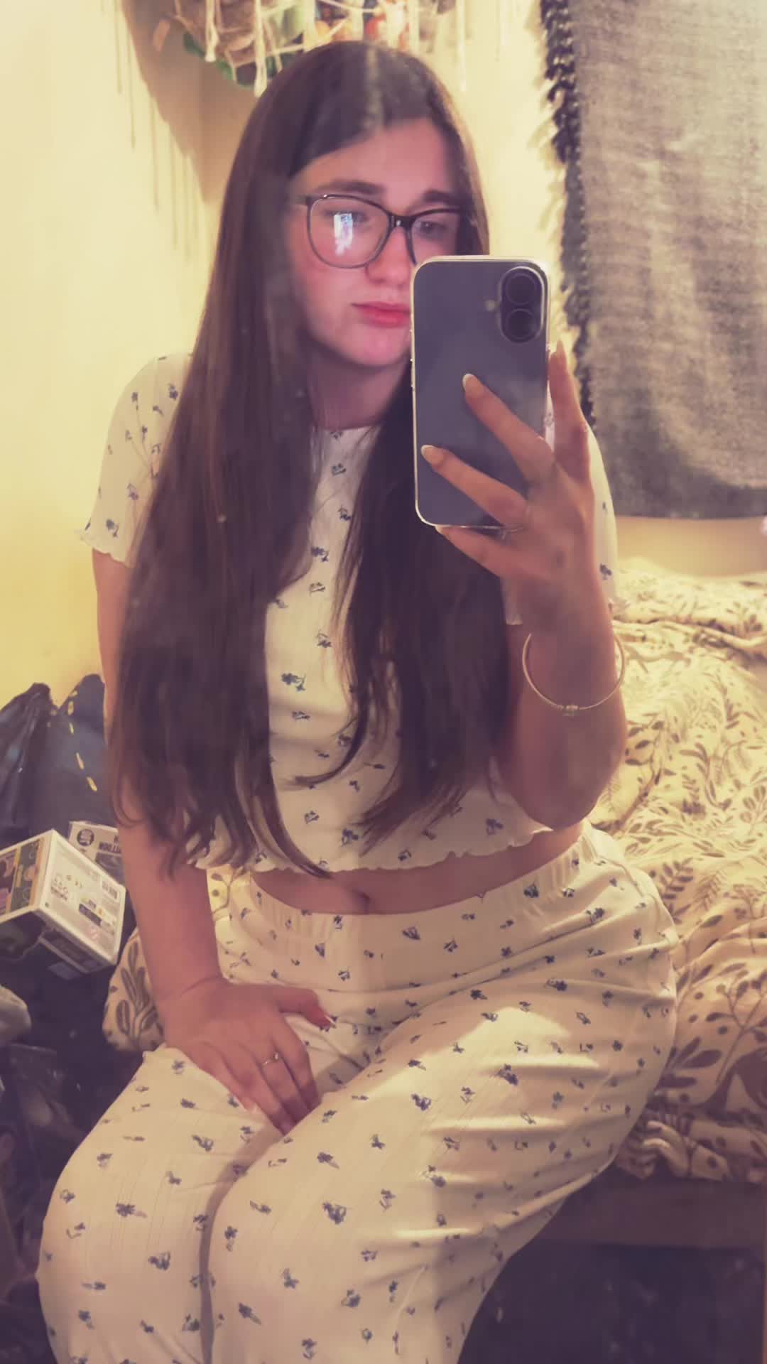 @hollie <3
