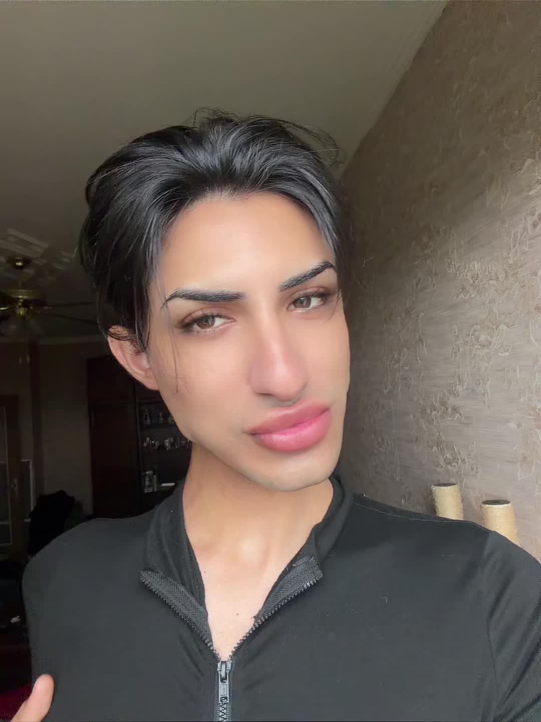 @Vickyy B.