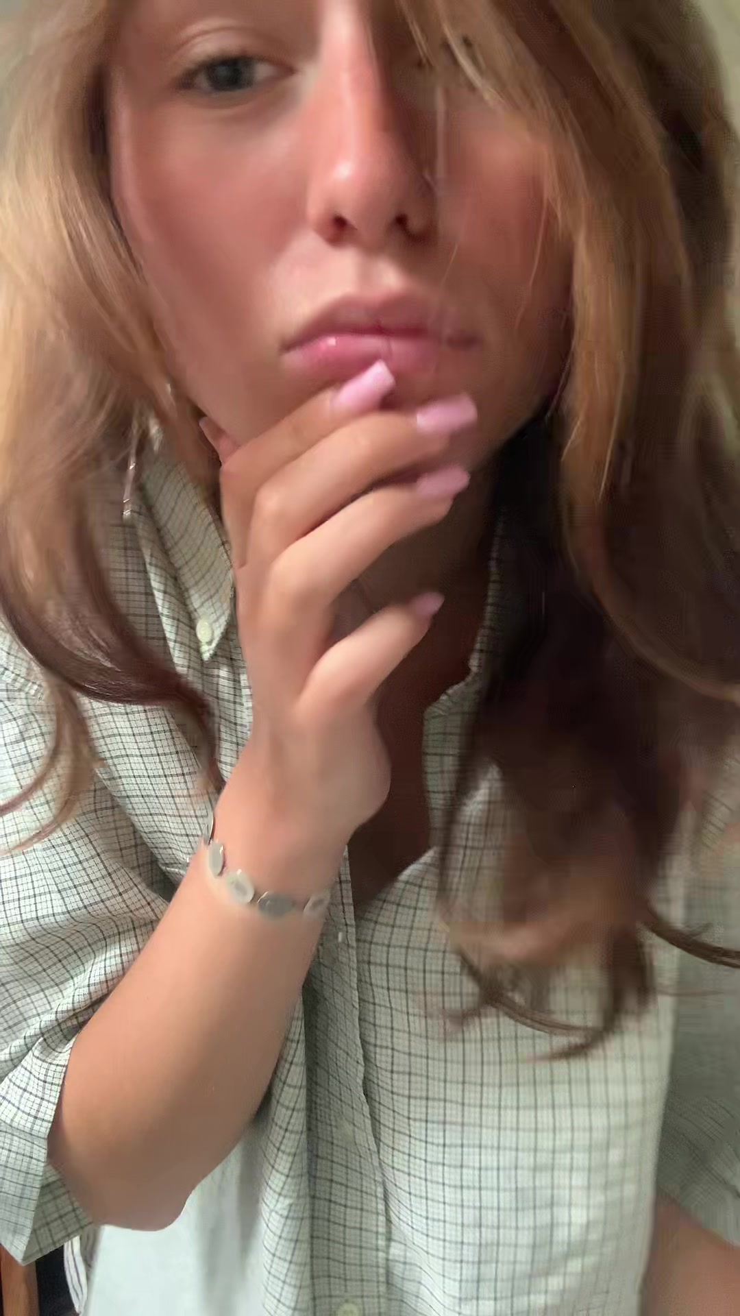 @anoukabella