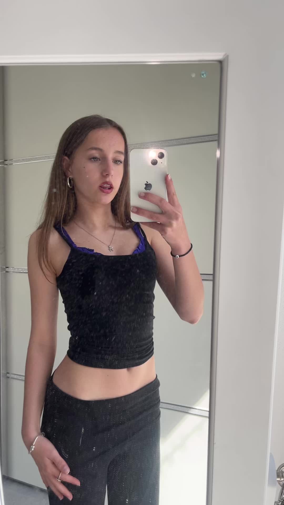 @Laraaa