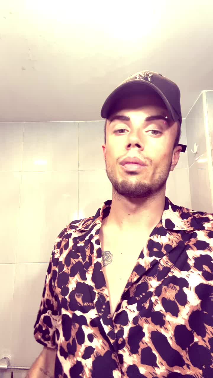 @By.aaron_