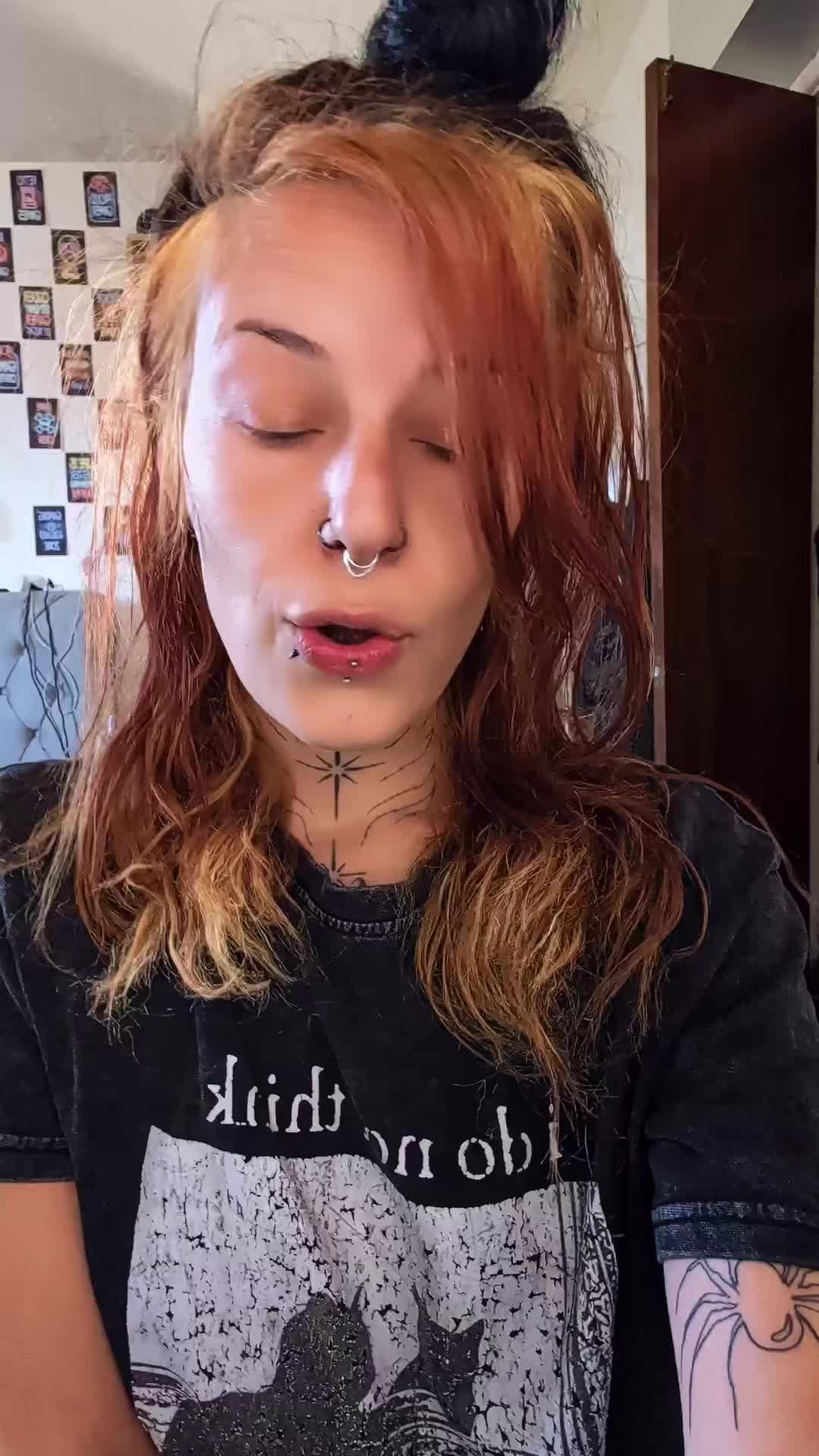 @Bee 🦇🖤