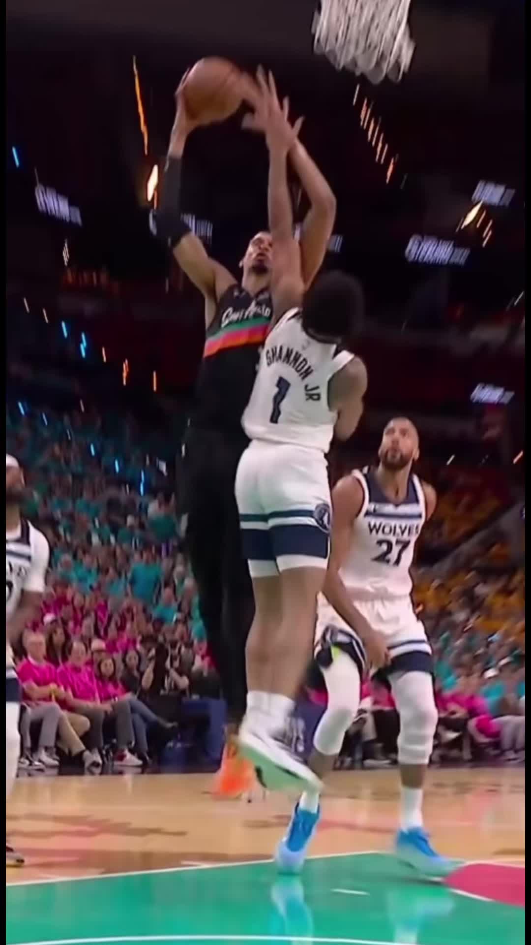 @THE DAILY DUNK 🏀 BASKET US