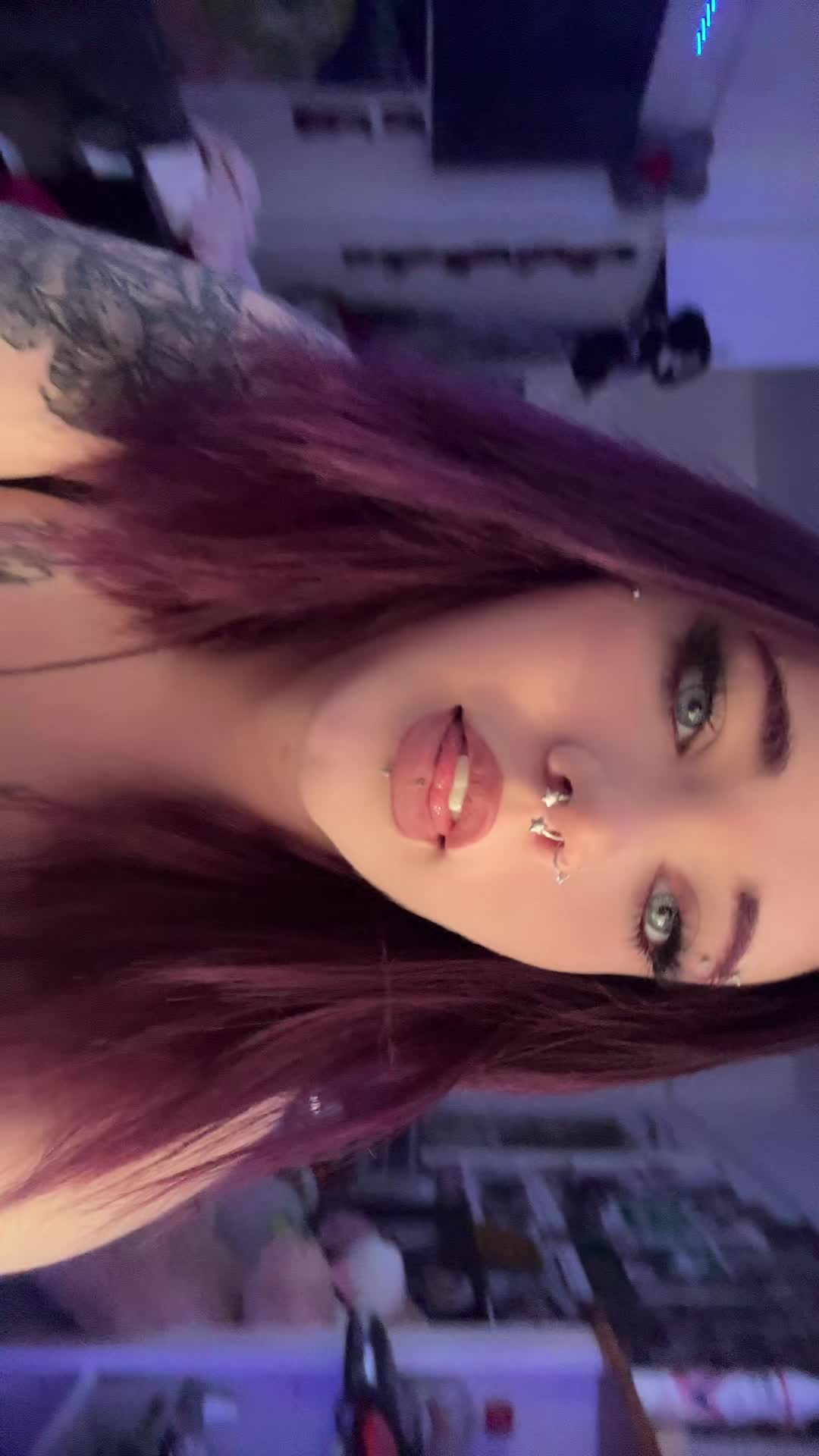 @️