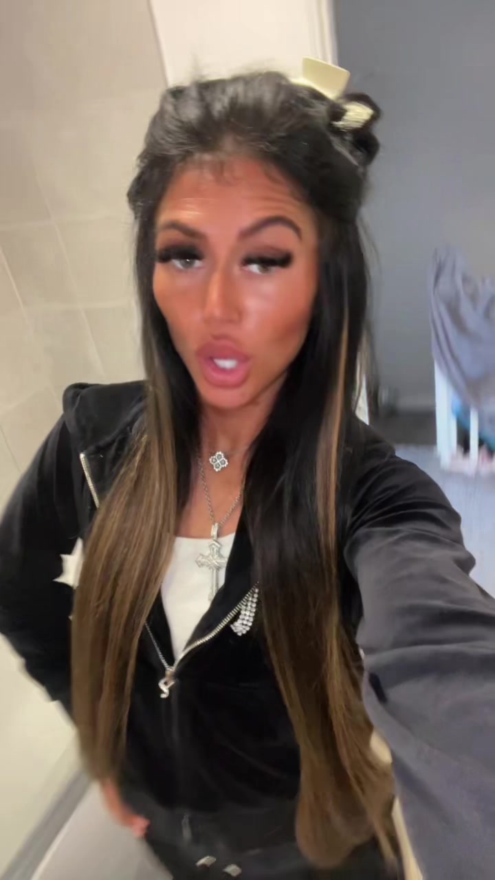 @courtneyreanne