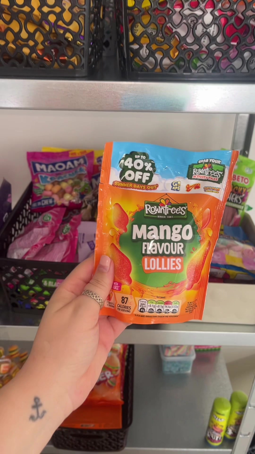 @Bellasboxesuk