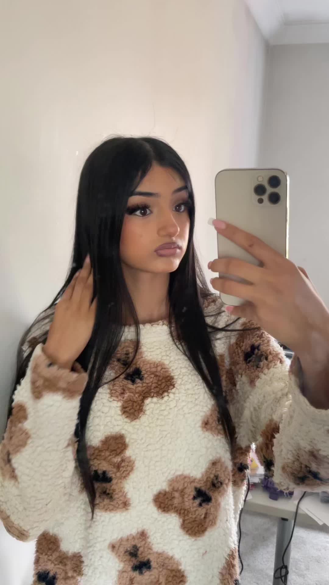 @𝐝.