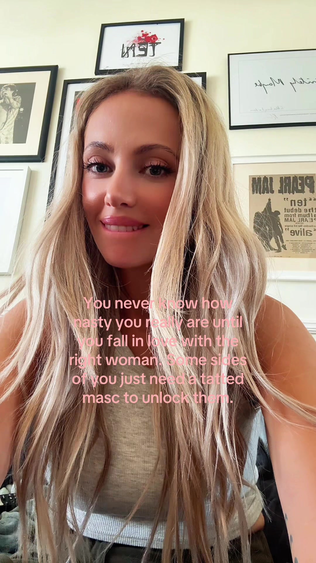 @Lisa J Evans sapphic author ⚢