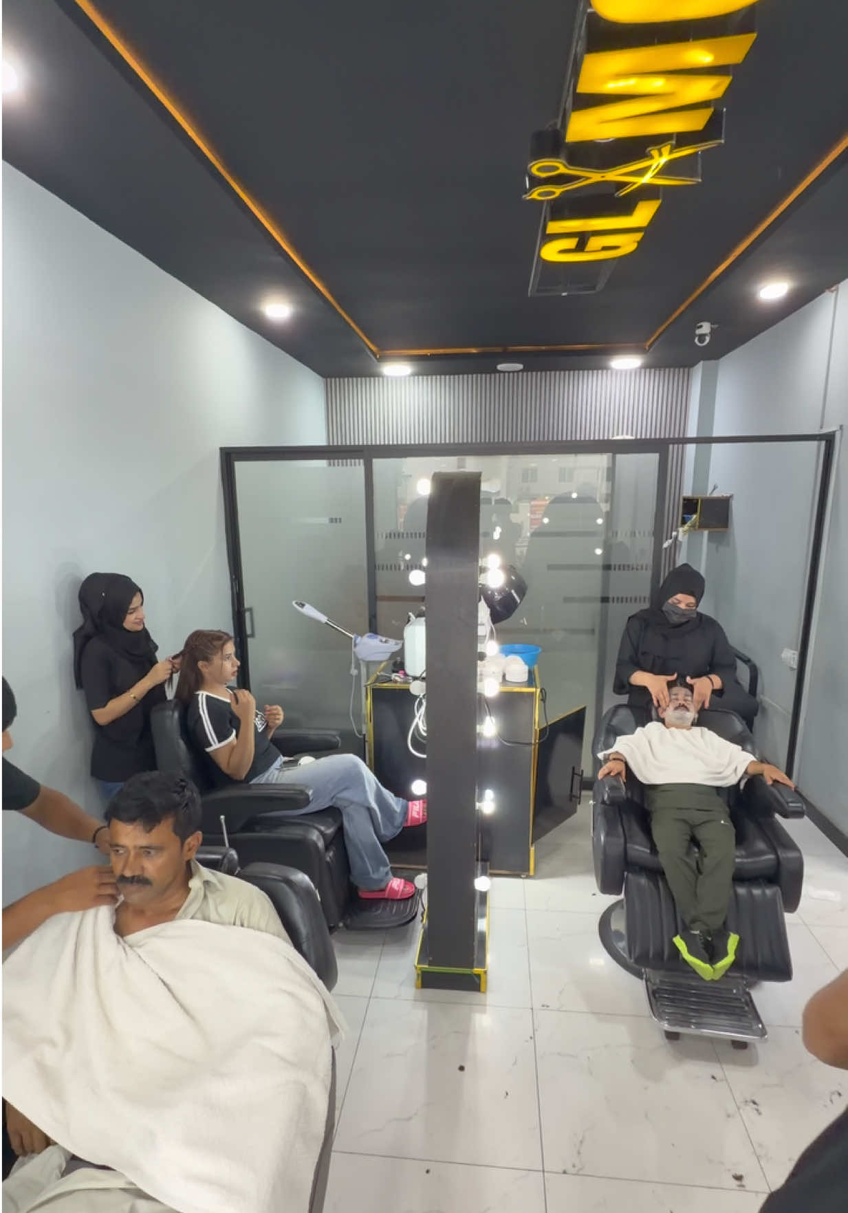 @glamour_salon_wahcantt