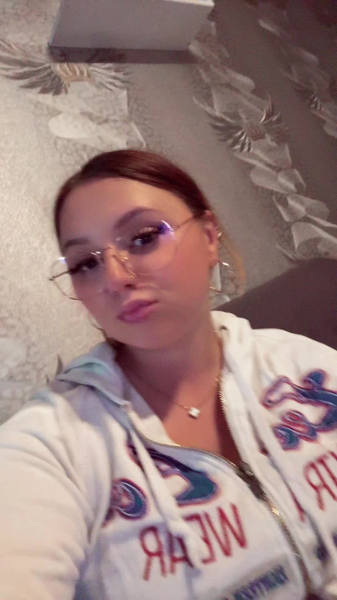 @Janine🧸