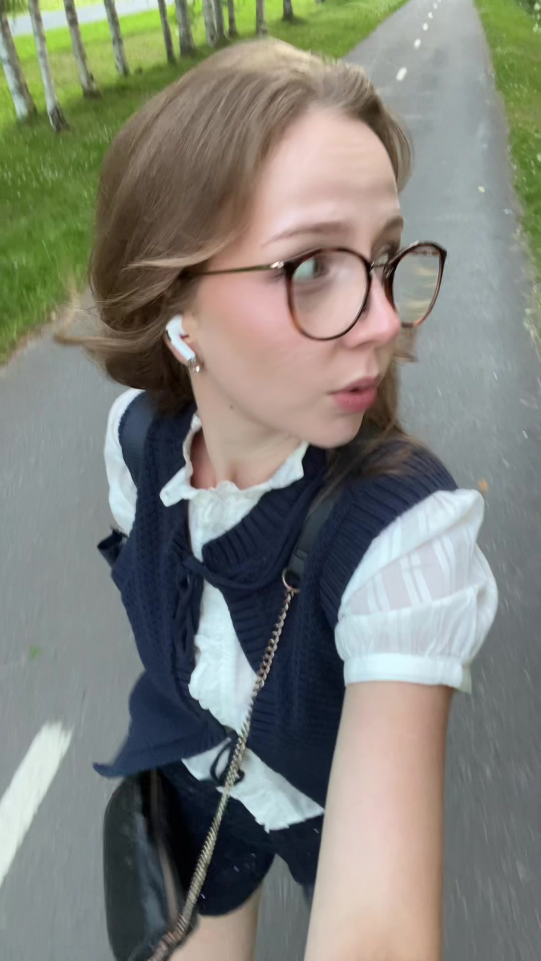 @Ella