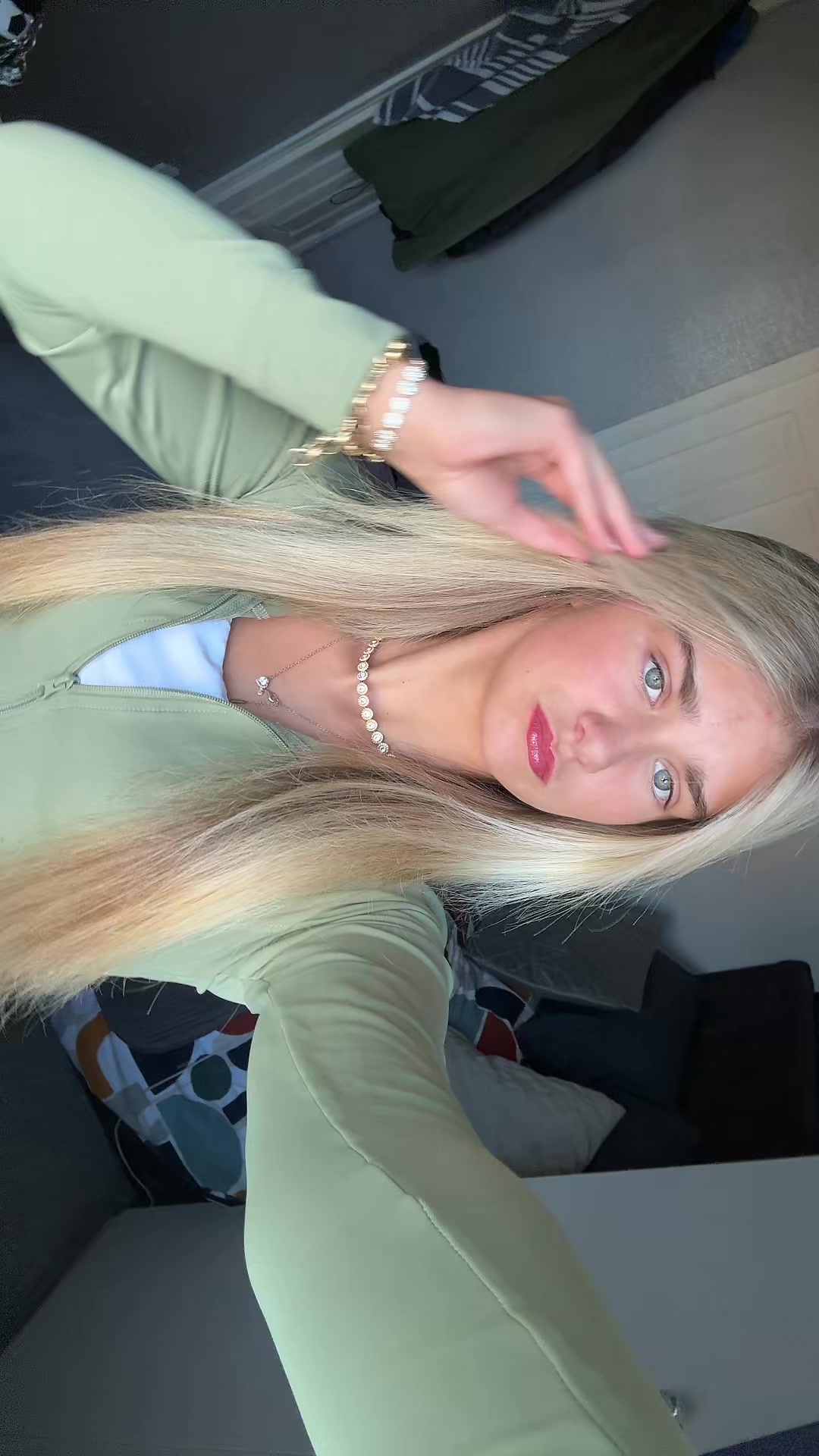 @𝐄 𝐌 𝐈 𝐋 𝐘ꨄ