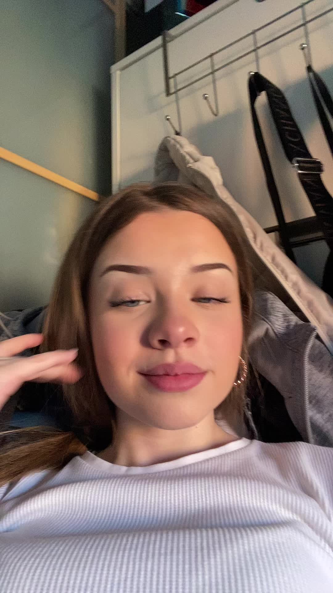 @aalbii