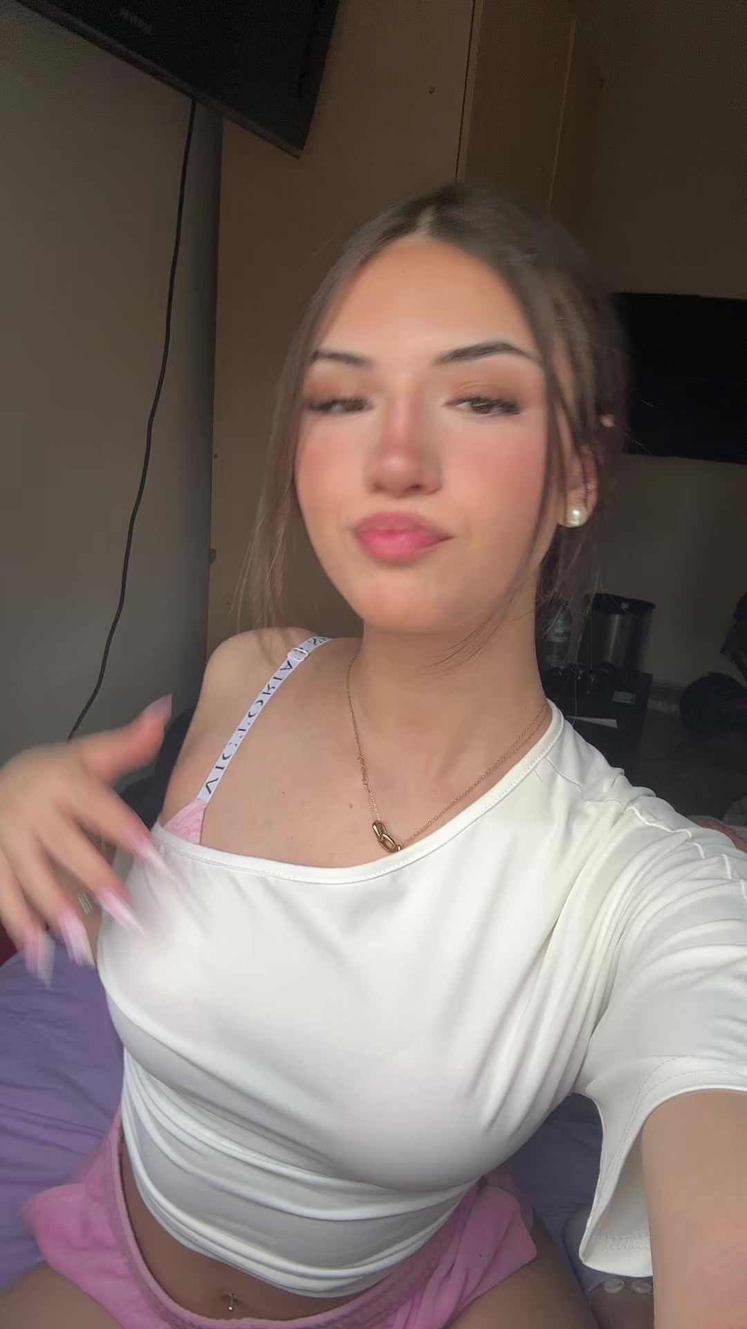 @🦦