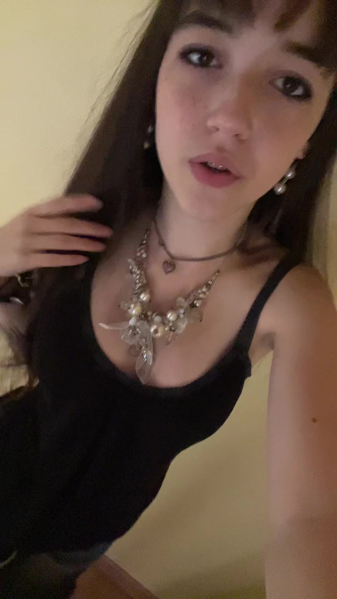 @🧟&zwj;♀️🧟&zwj;♀️