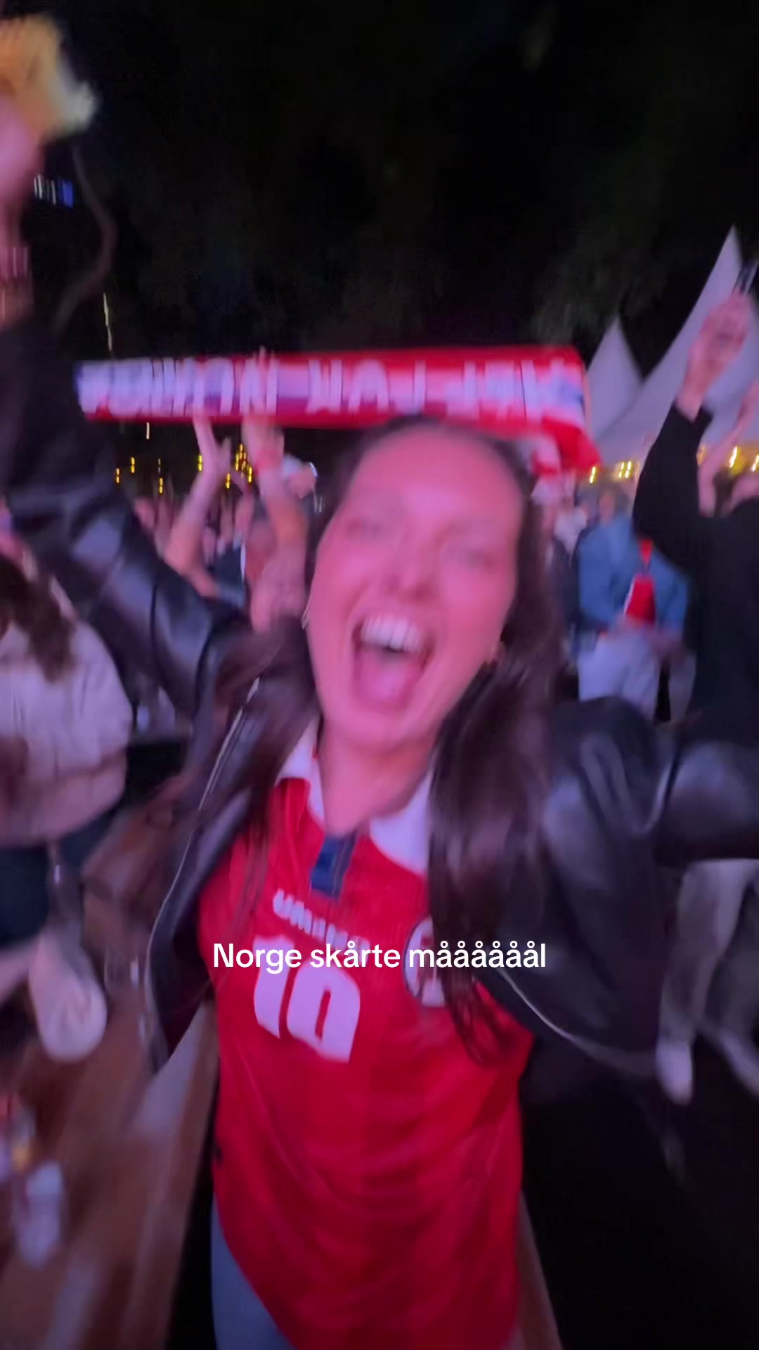 @KAROLINE KR&Oslash;VEL