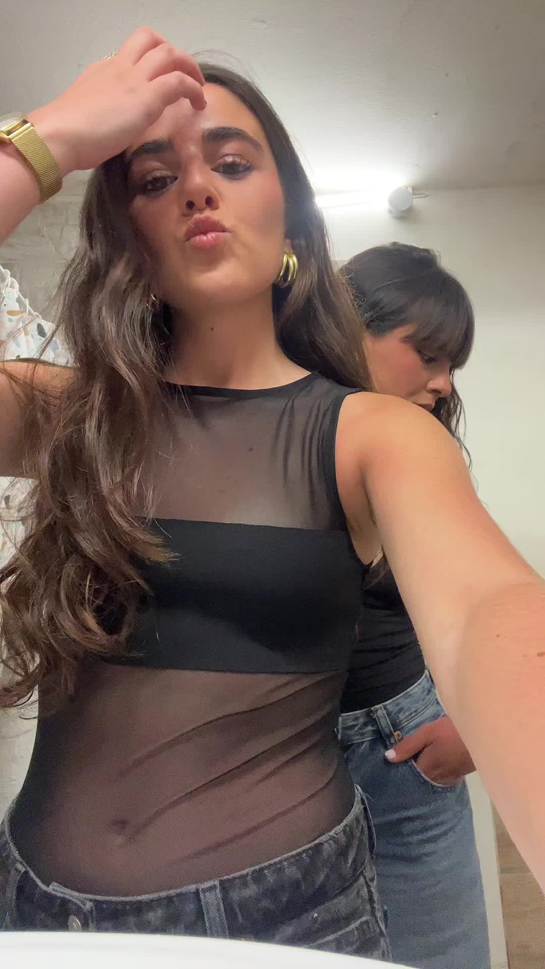 @elenaluugo