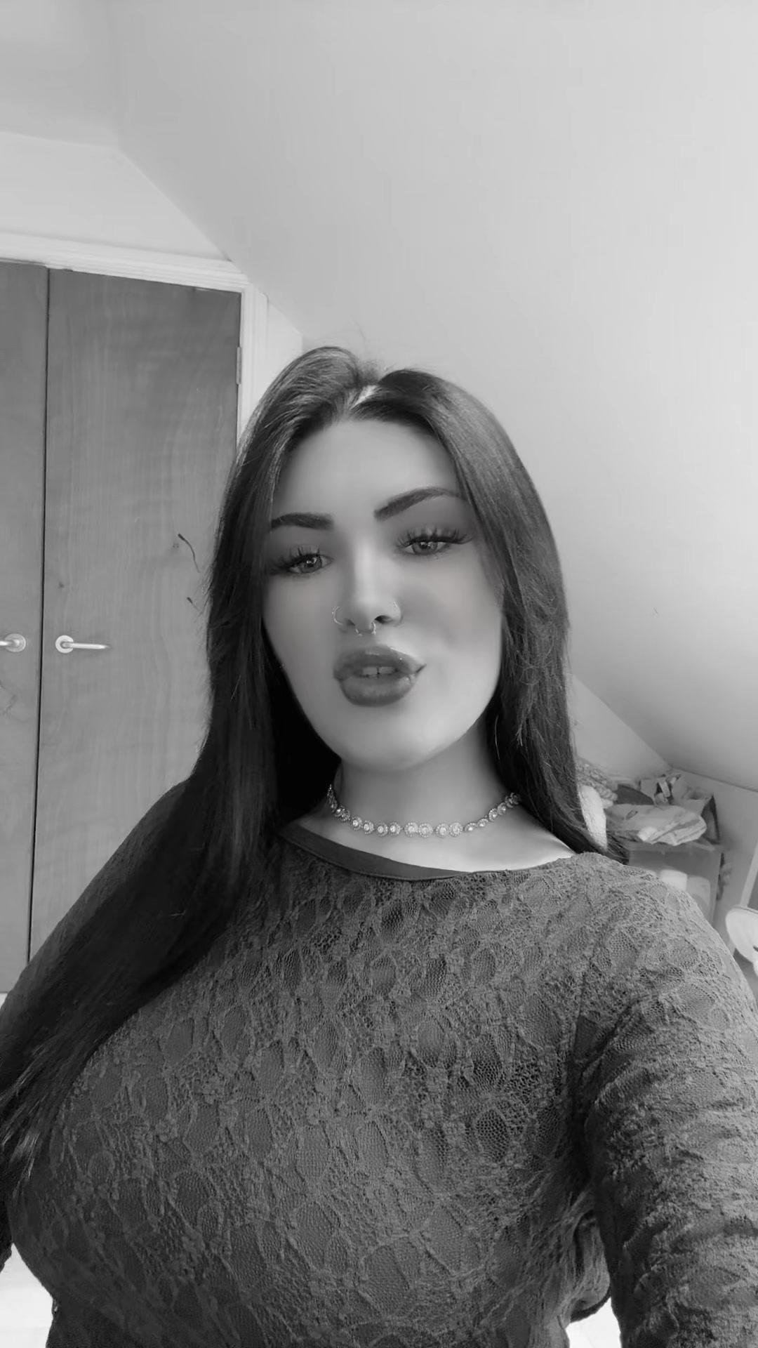 @Laura🩶✨