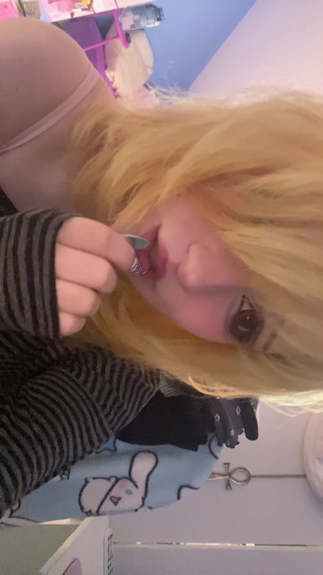 @⃟