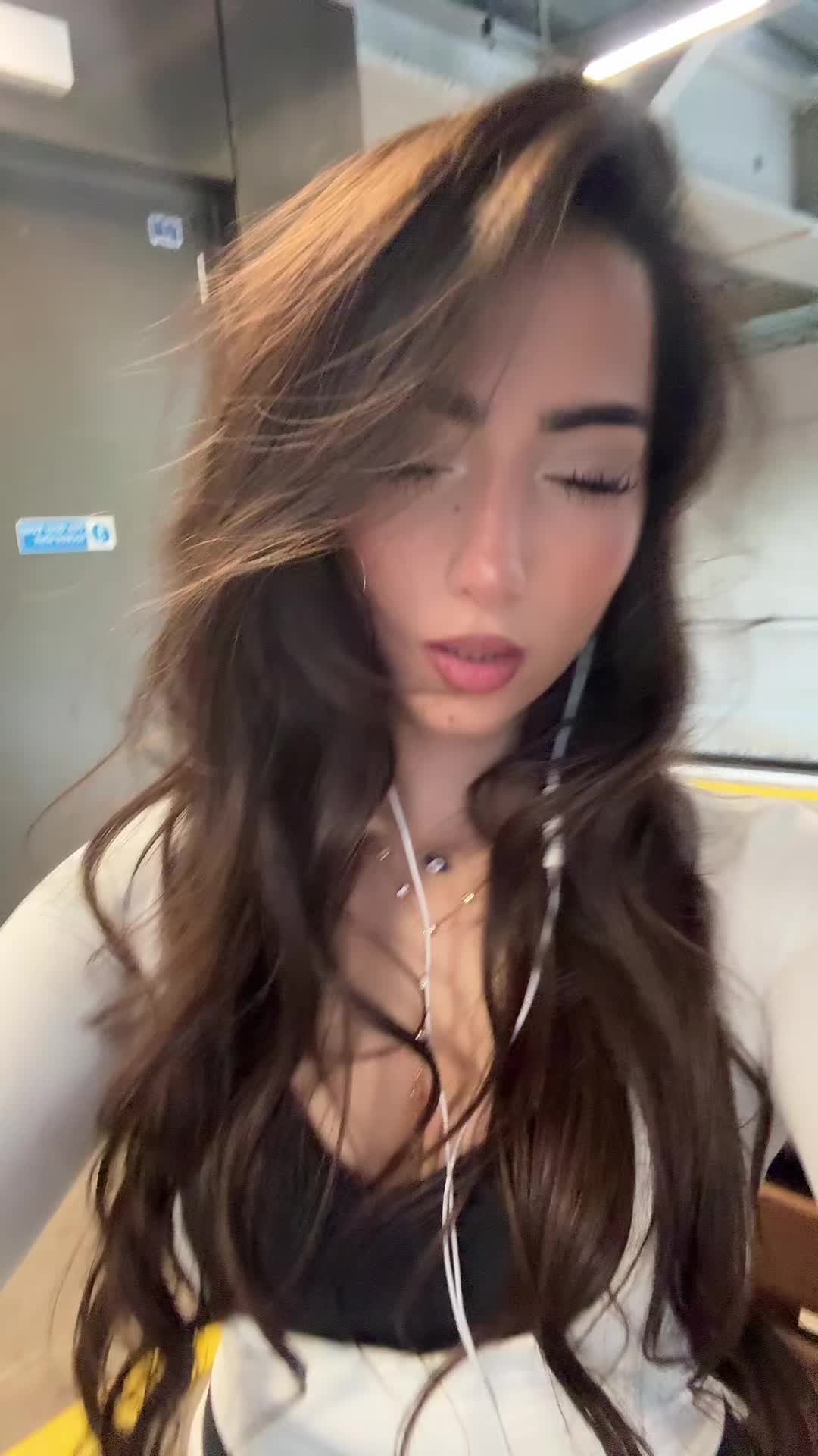 @Esra