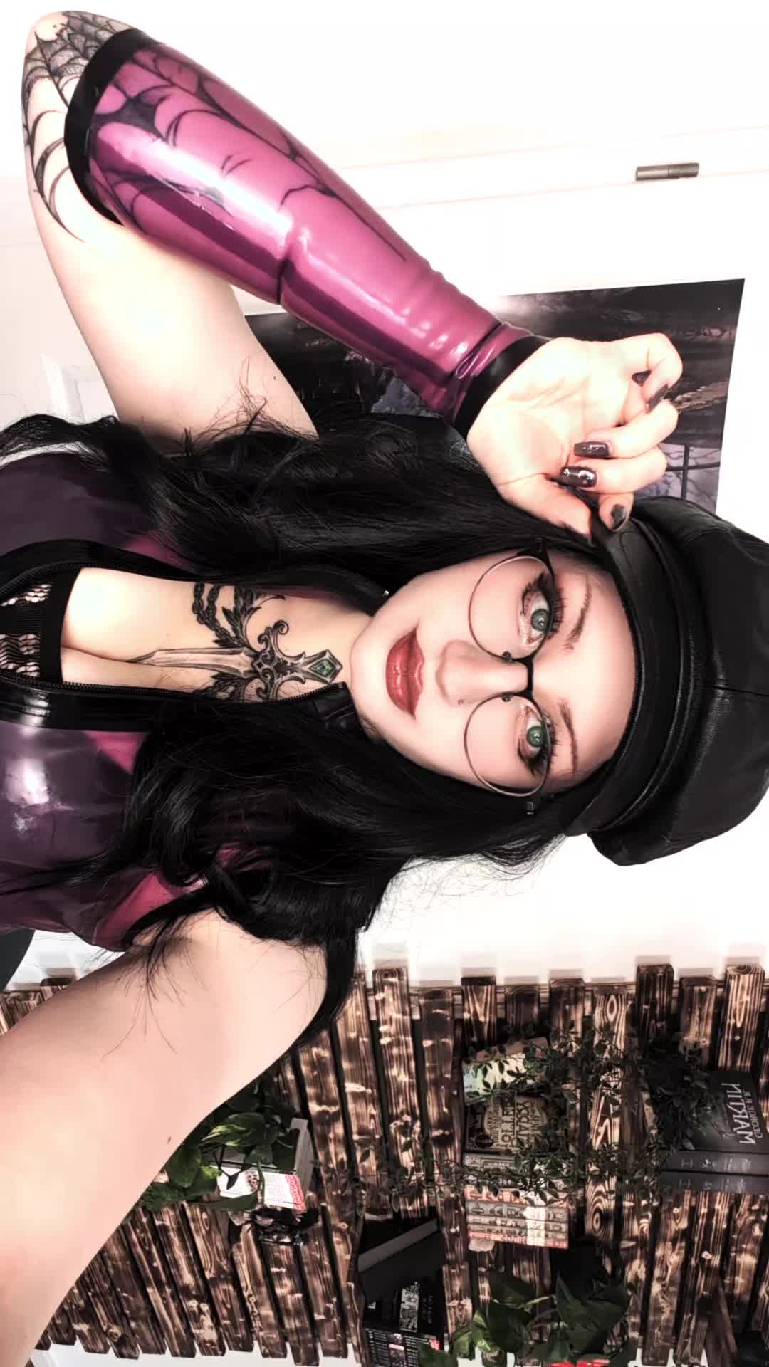 @lulu🕷️🖤