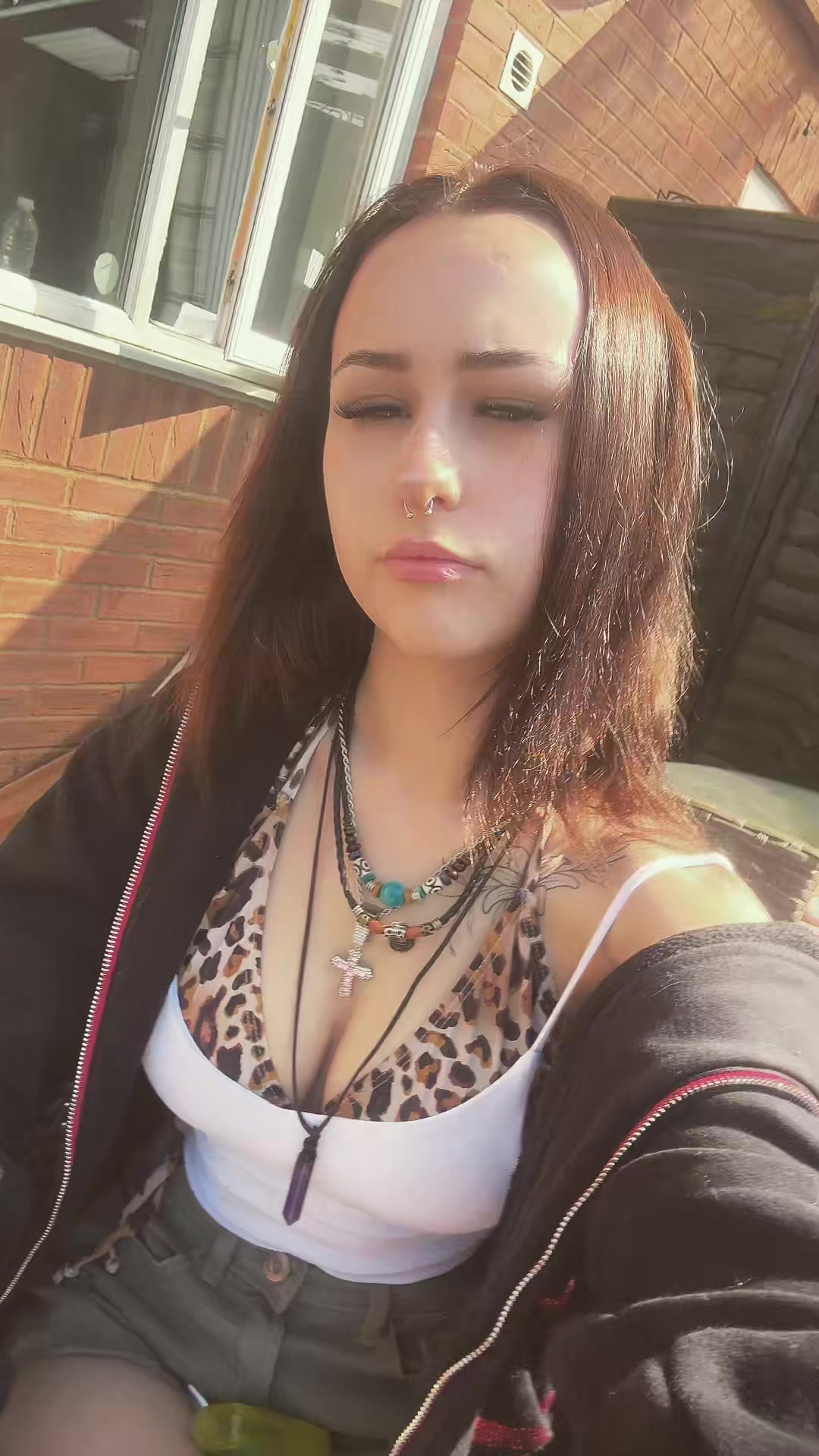 @elhughes