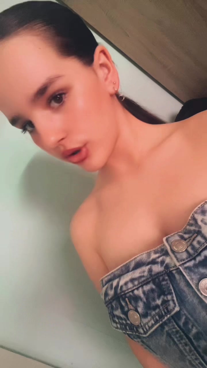 @𝑆𝑜𝑓𝑖𝑎 ✯