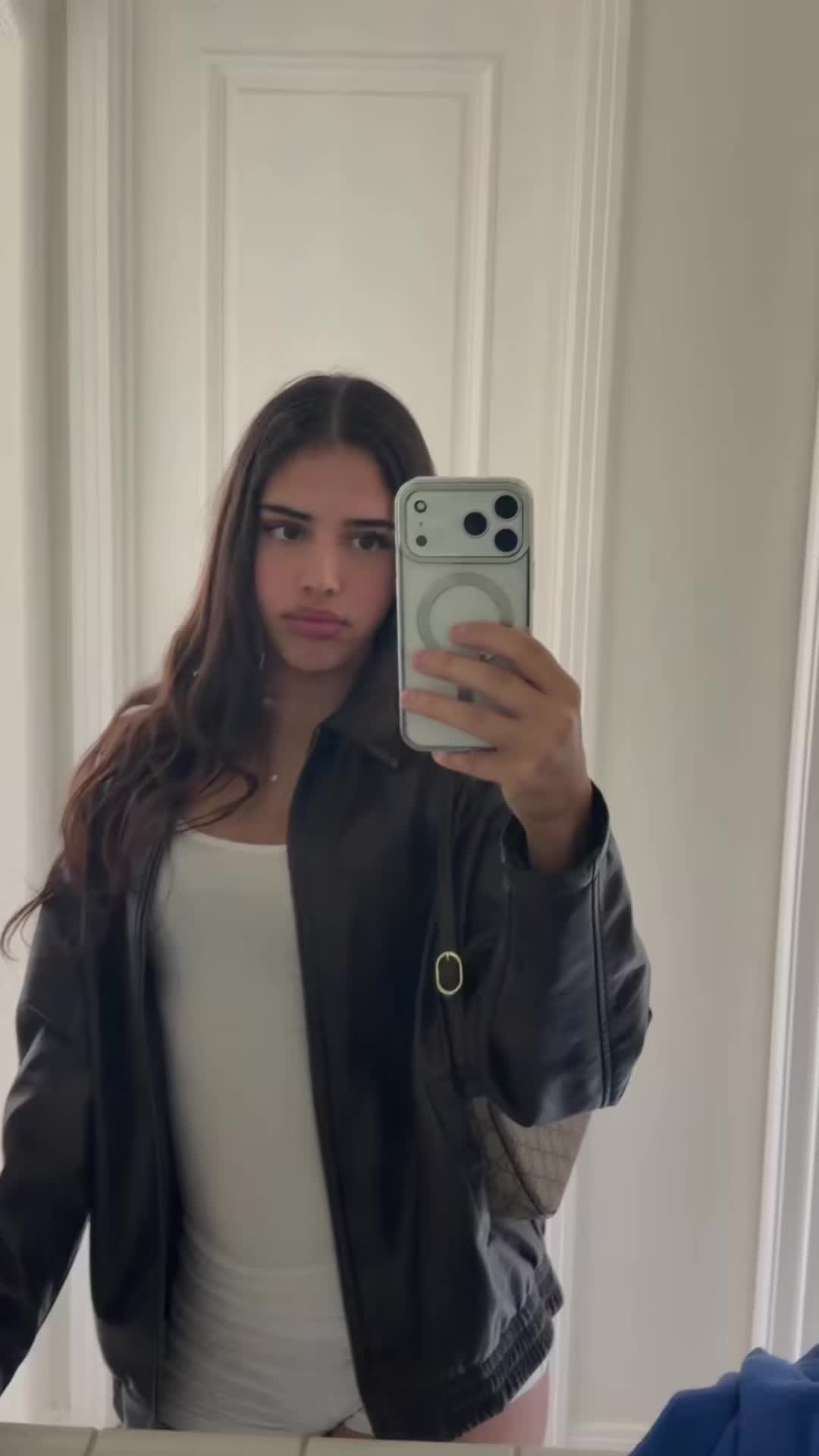 @𝐋𝐮𝐚𝐧𝐚
