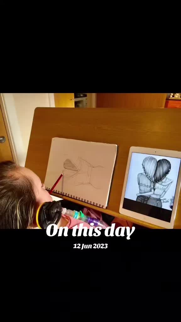 @@Chloe_mouth-painter-artist🎨