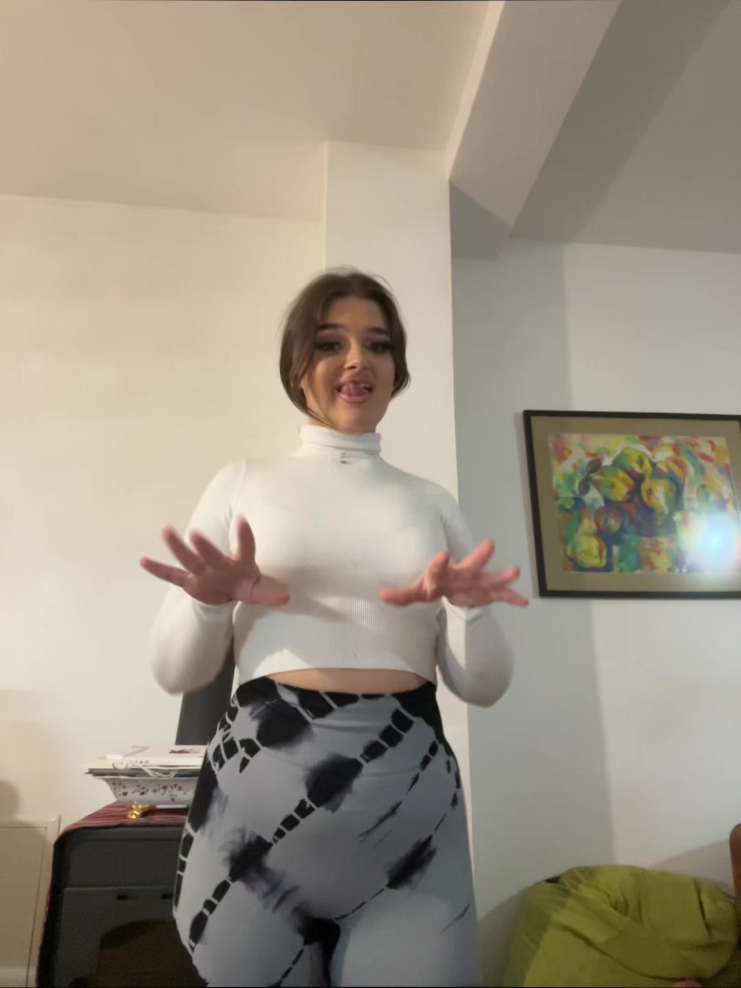 @🫦