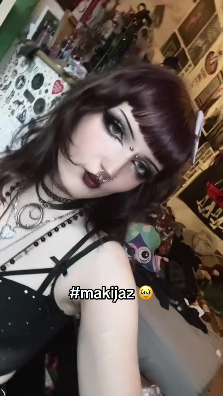@elvira