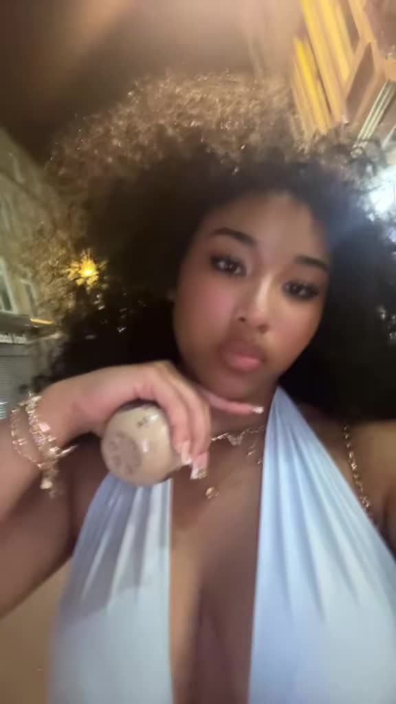 @goldgirllyy