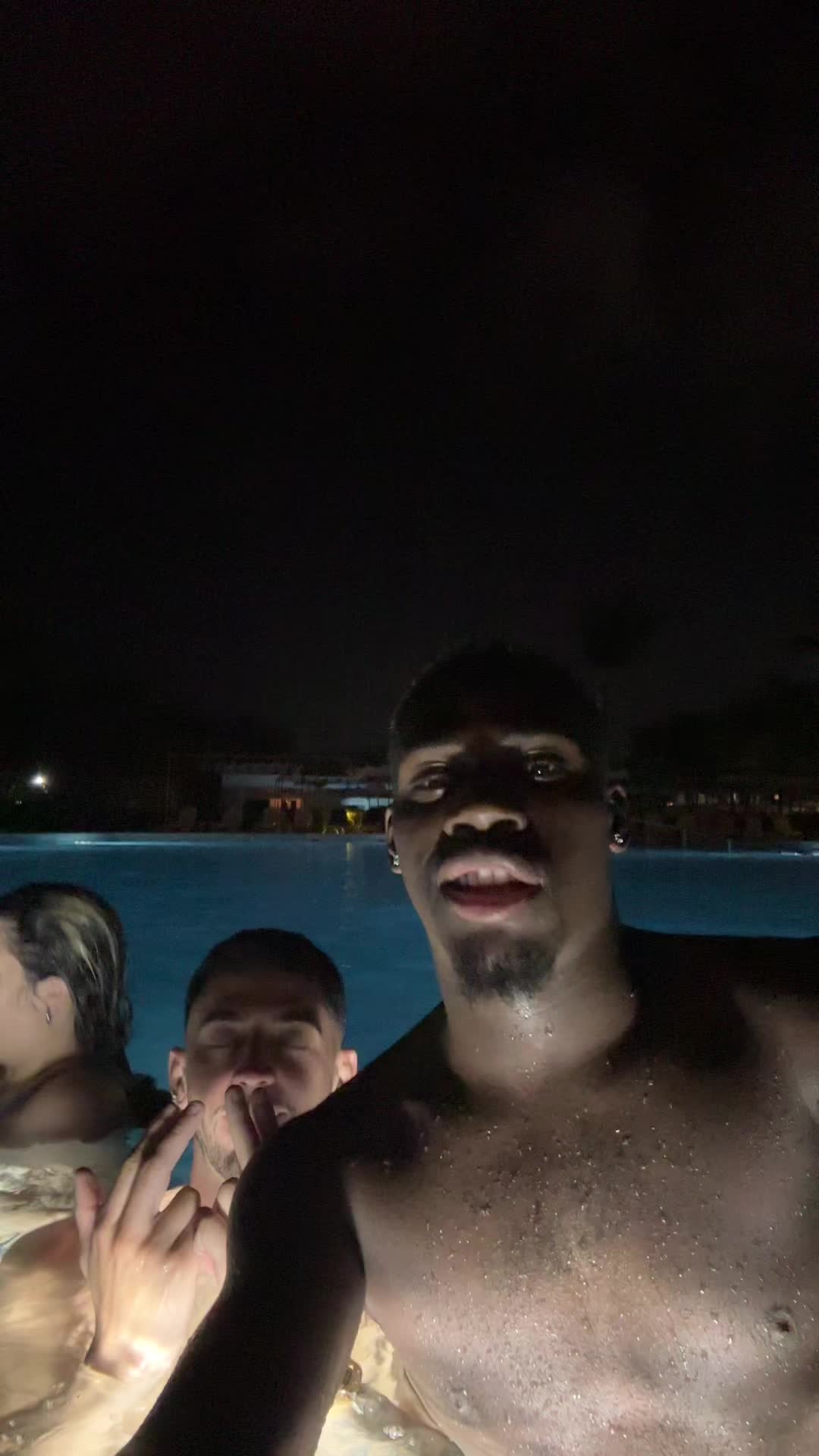 @De😄