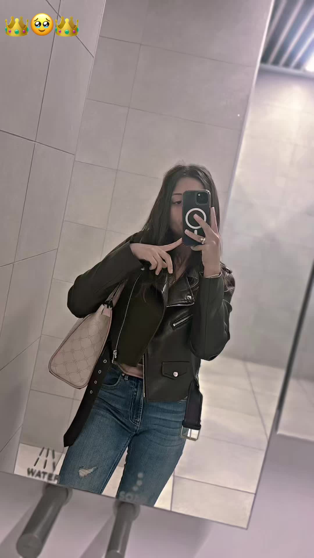 @🥹