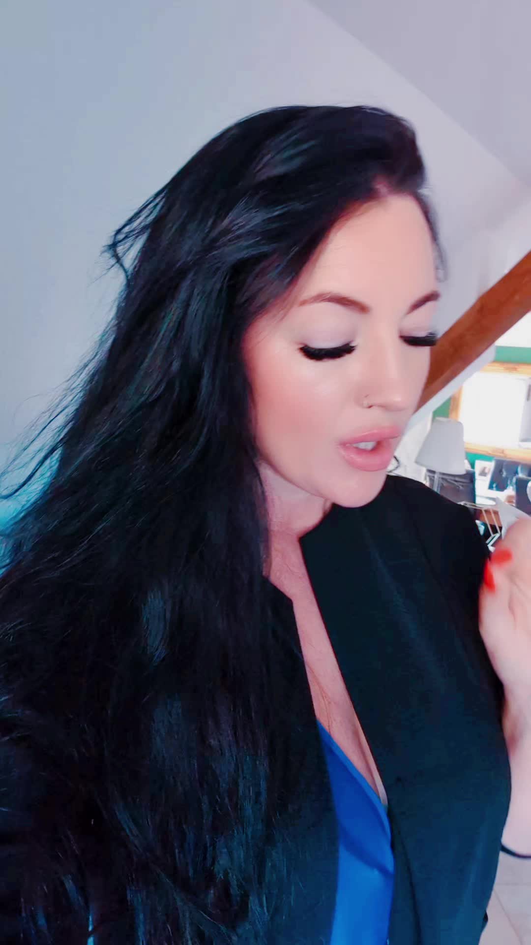 @🦋